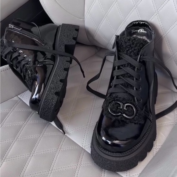 Leather boots - Picture 2 of 6